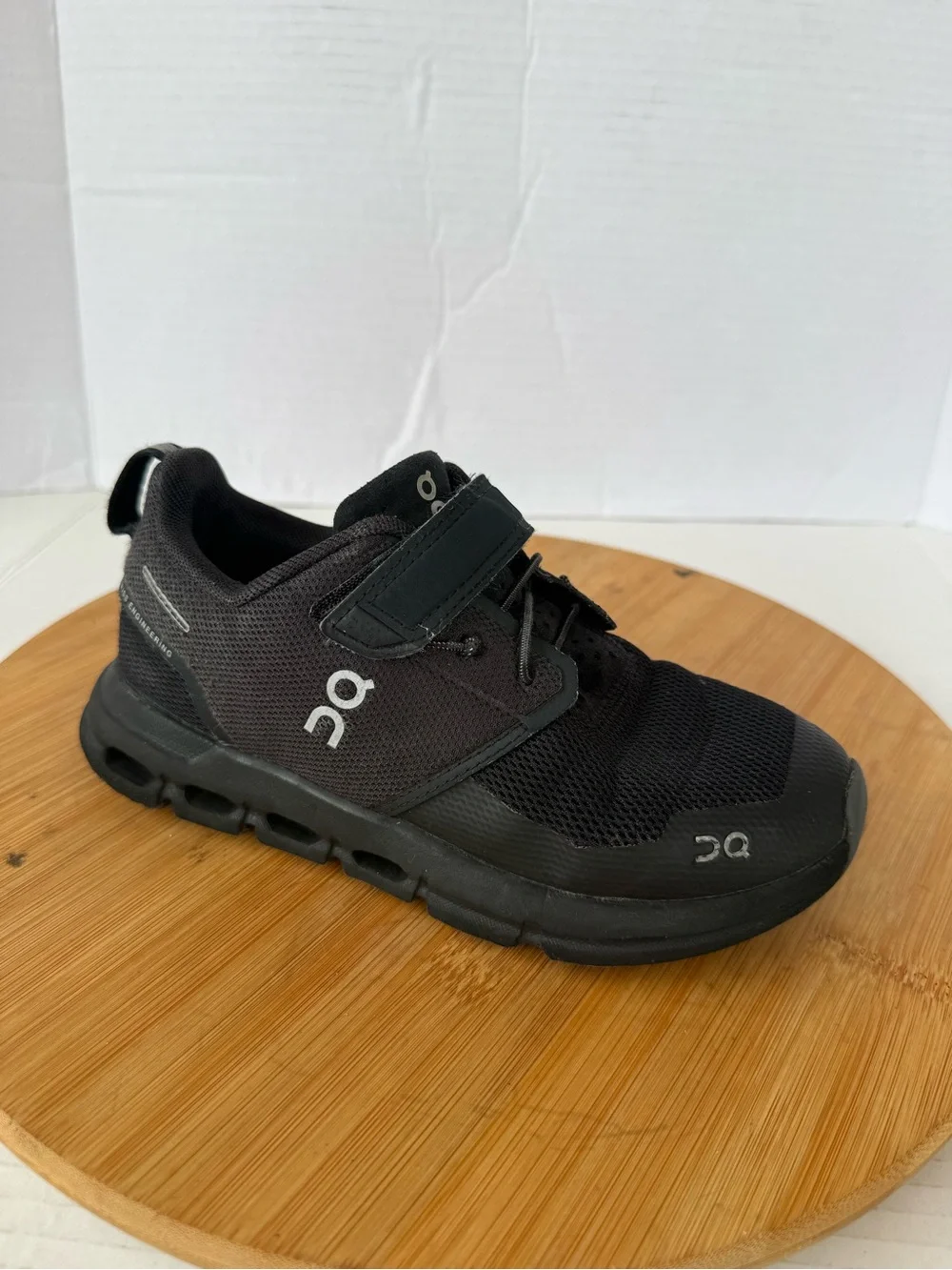 On Running Cloud Play Sneakers Size US K1 Youth Black Mesh Shoes For Kids